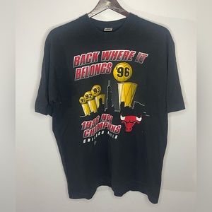Chicago Bulls Men's Shirt 1996 Back Where it Belongs Large Vintage Single Stitch